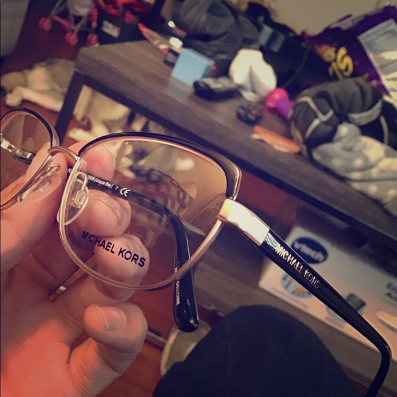 Michael kors glasses retail for 150 - Picture 1 of 1